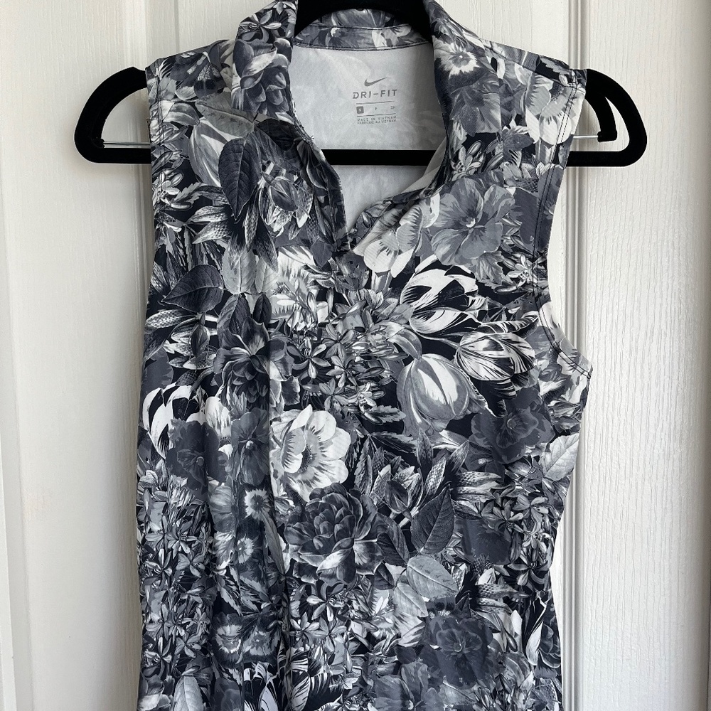 Womens Sleeveless Nike Golf Polo Small
